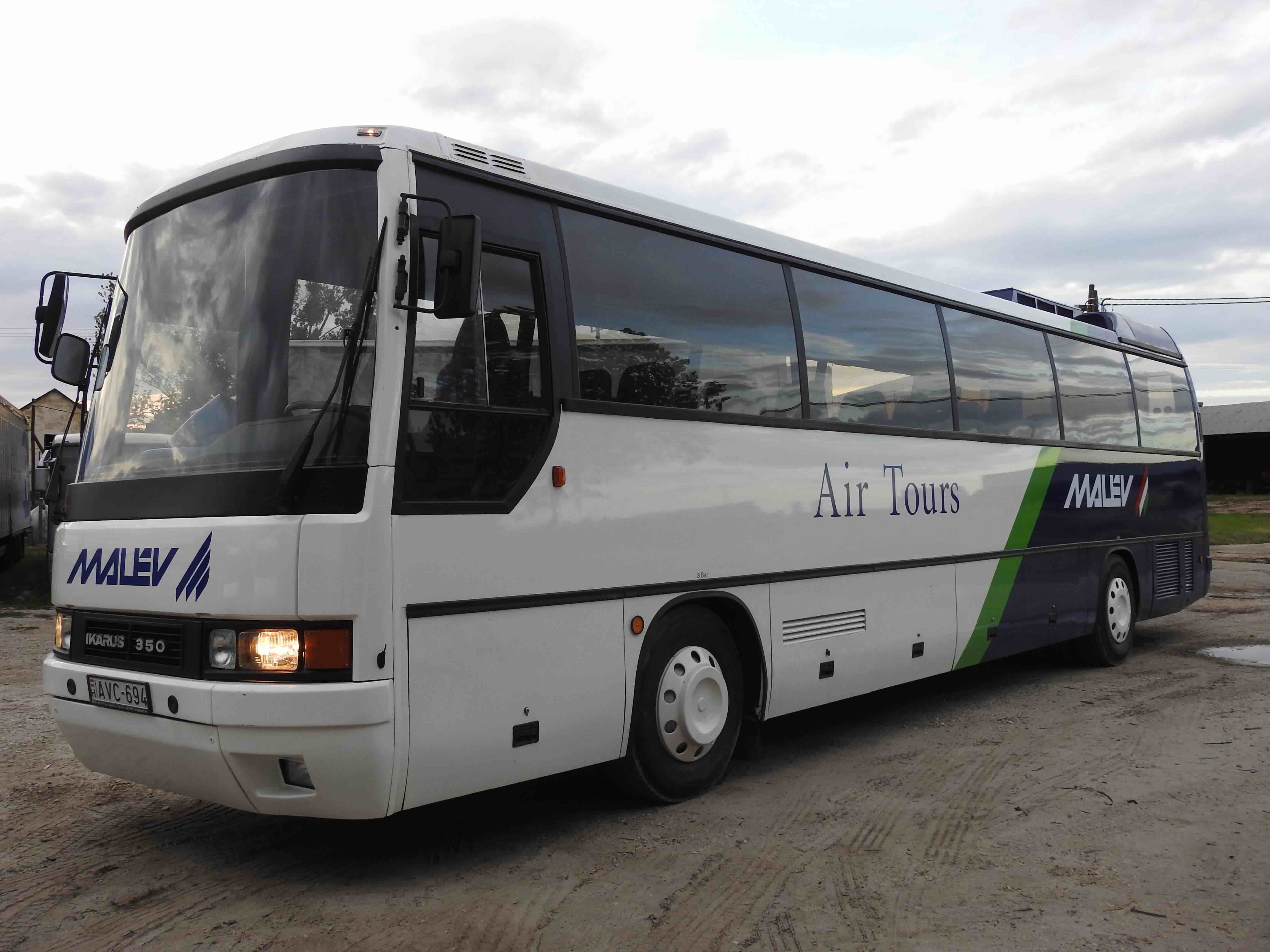 Busz 1